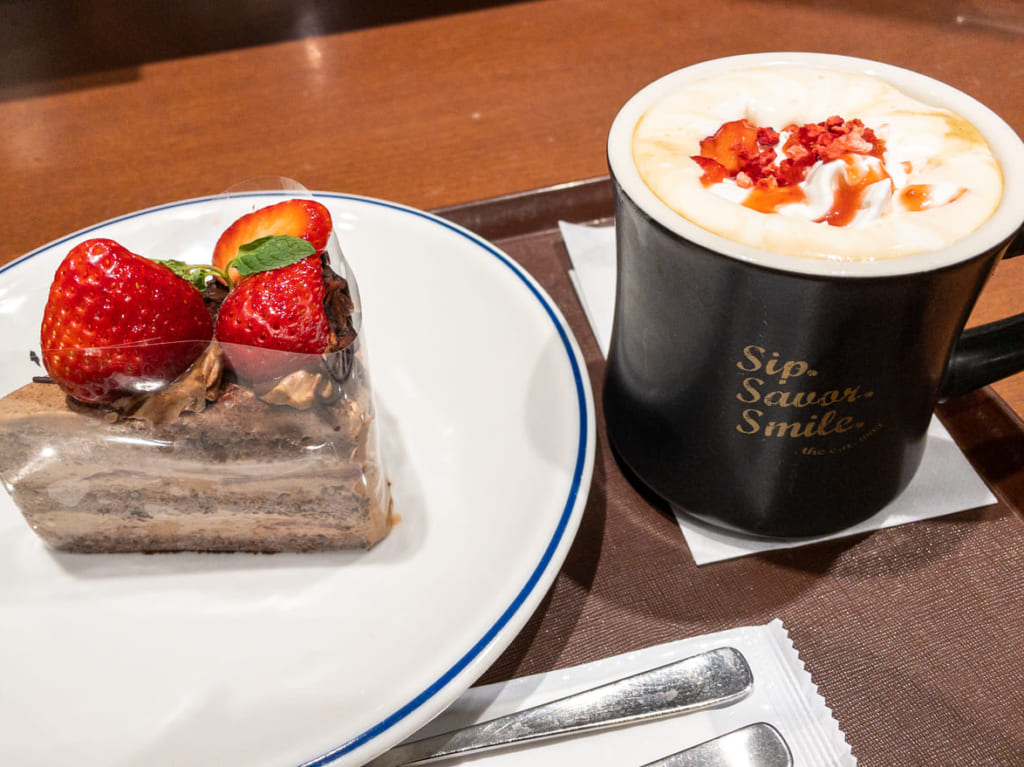 2023年2月あまおうケーキとドリンク