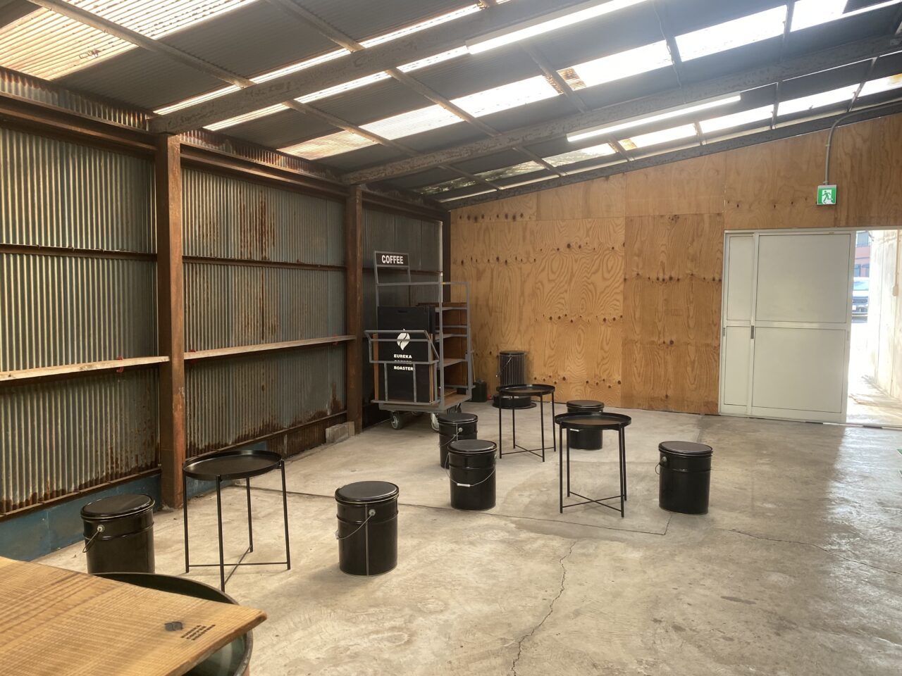 エウレカコーヒー店外