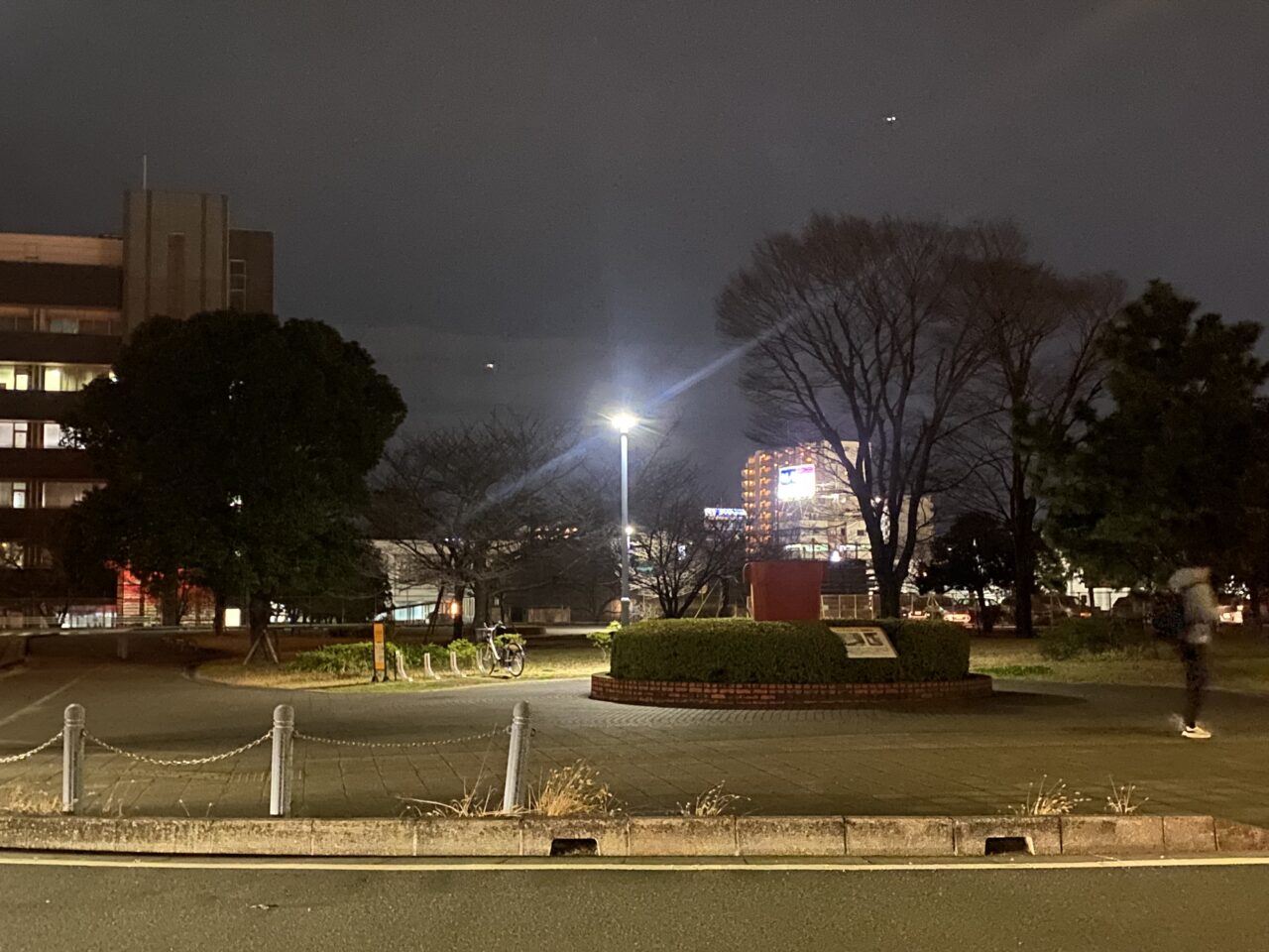 JFE 見学センター前　公園