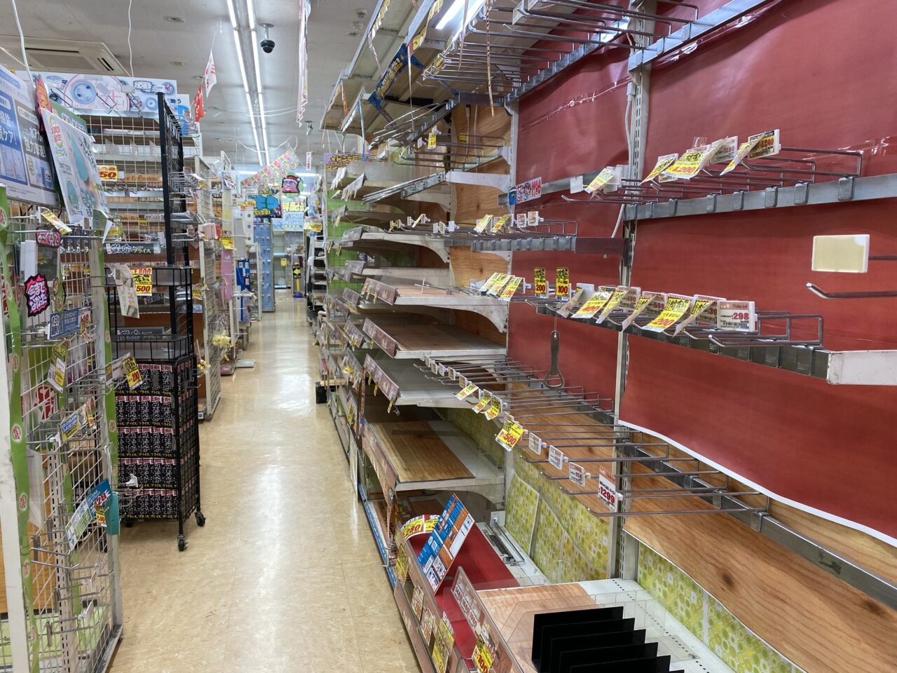 ドンキホーテ浜野店　閉店セール